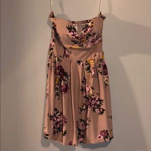 Strapless (optional) dress